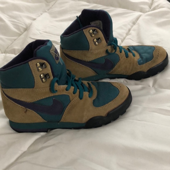 vintage nike boots